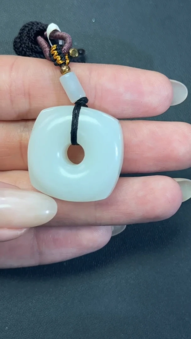 颈饰未镶嵌和田玉白玉方圆扣吊坠709067