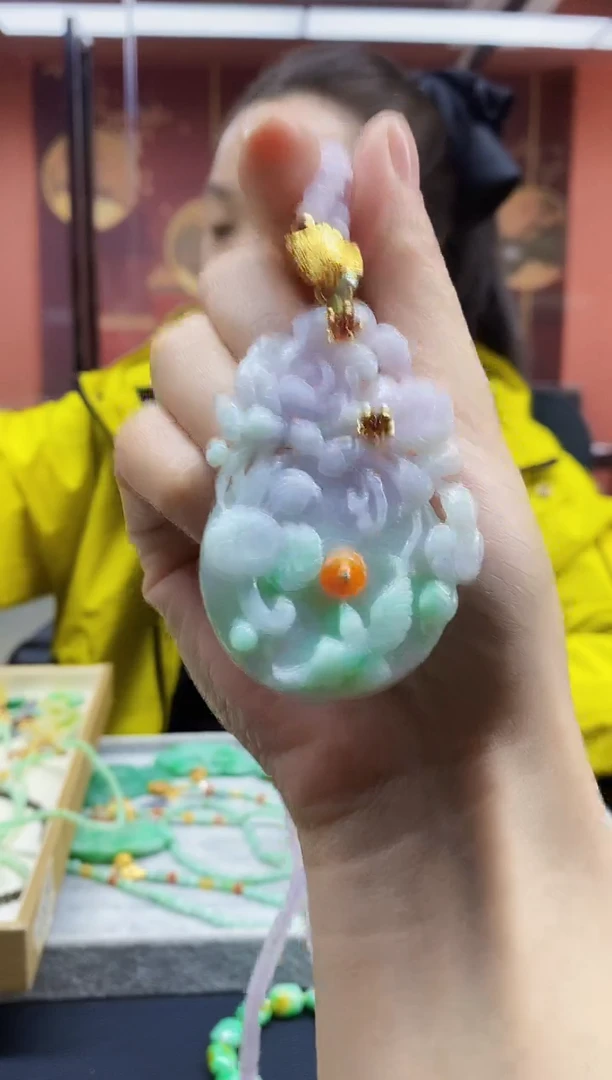 颈饰未镶嵌翡翠吊坠