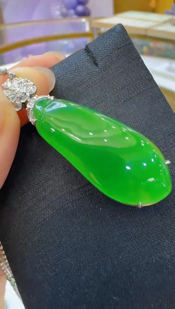 翡翠18K金镶嵌吊坠(不含链)多样性发货拍一发一