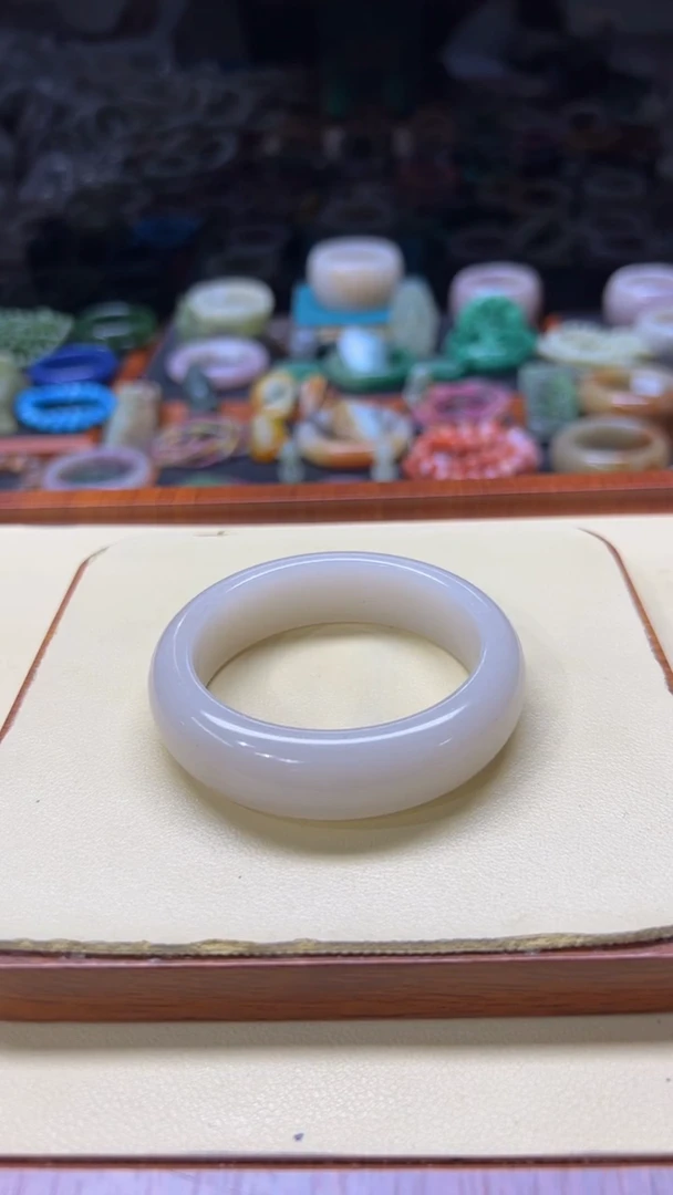 未镶嵌手镯石英质玉琼**富154
