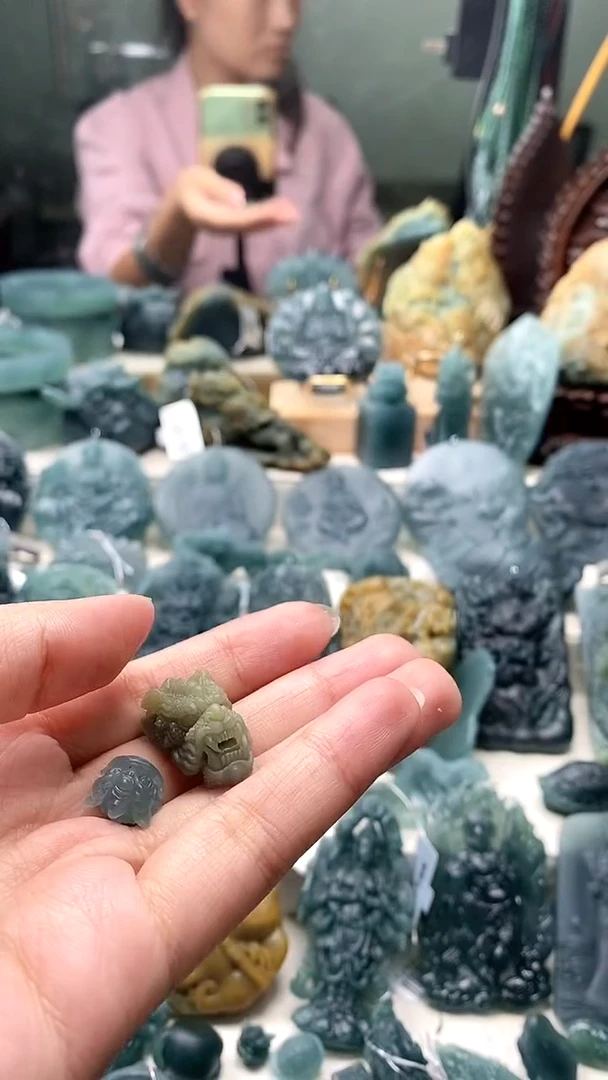 未镶嵌定制翡翠燕*哥翡翠毛货不退不换11.16