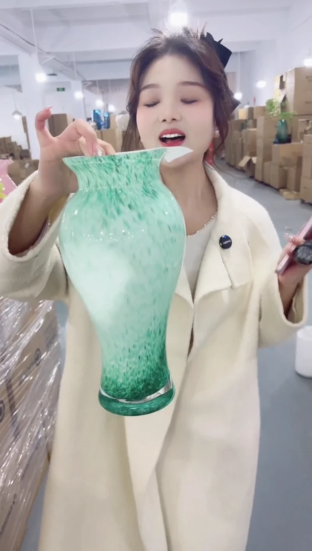 【闪购商品】无铅玻璃私花主义花瓶微瑕-V35D