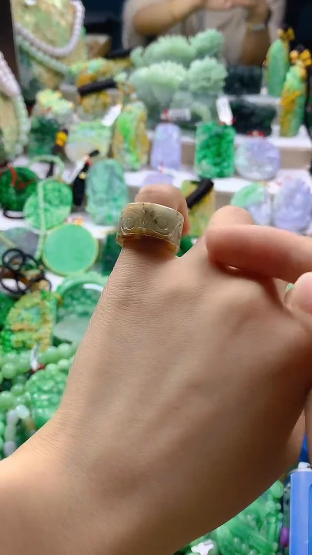 颈饰未镶嵌翡翠天然缅甸a货翡翠