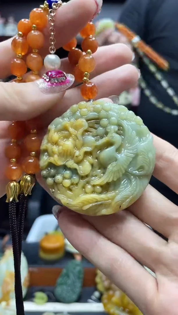 未镶嵌岫玉吊坠·