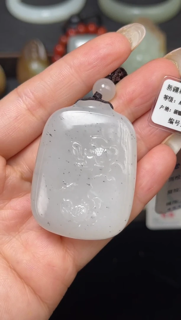 吊坠(不含链)未镶嵌和田玉新疆黑山 花开富贵 小内裂9014712