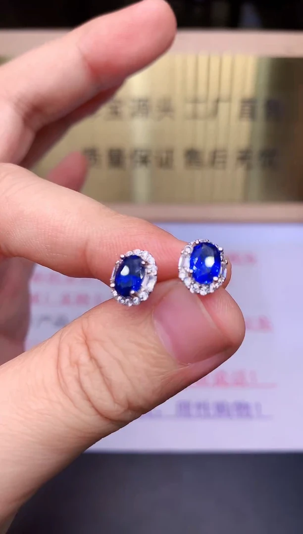 【闪购商品】蓝宝石耳饰银S925镶嵌........