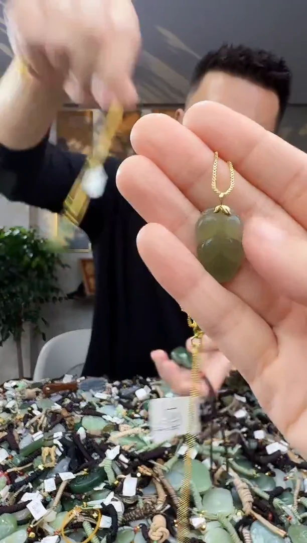 未镶嵌和田玉挂件拍一发一