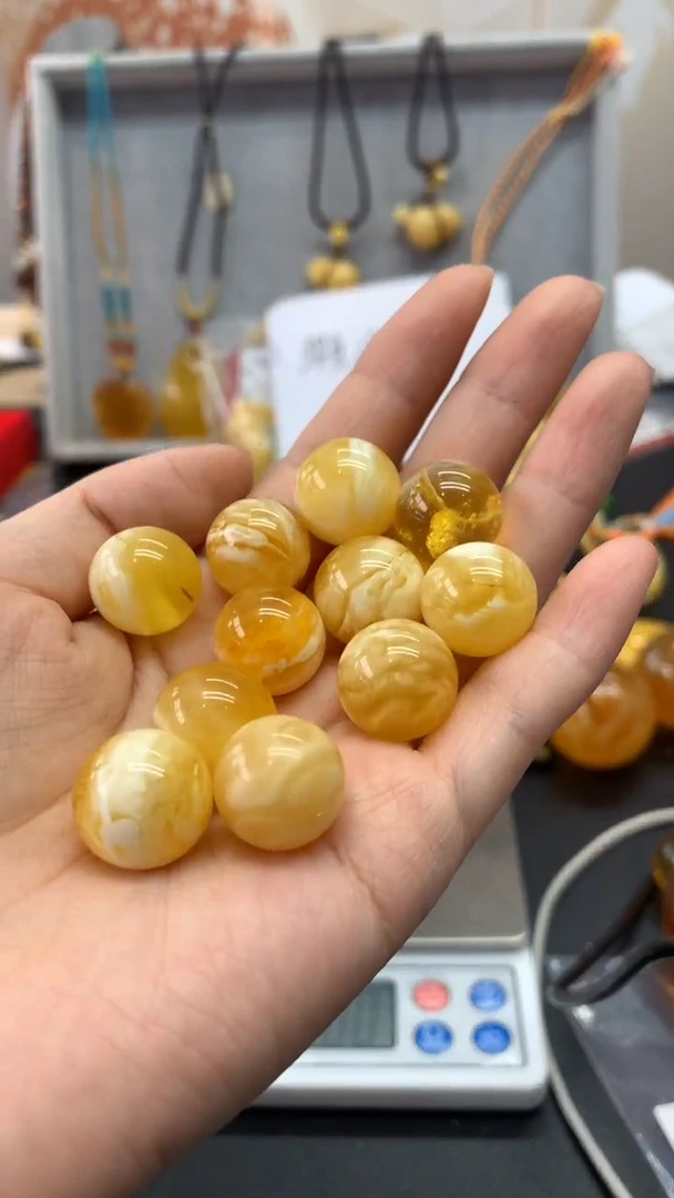【闪购商品】琥珀珠宝奇石未镶嵌193（拍12单发11个瑕疵不介意