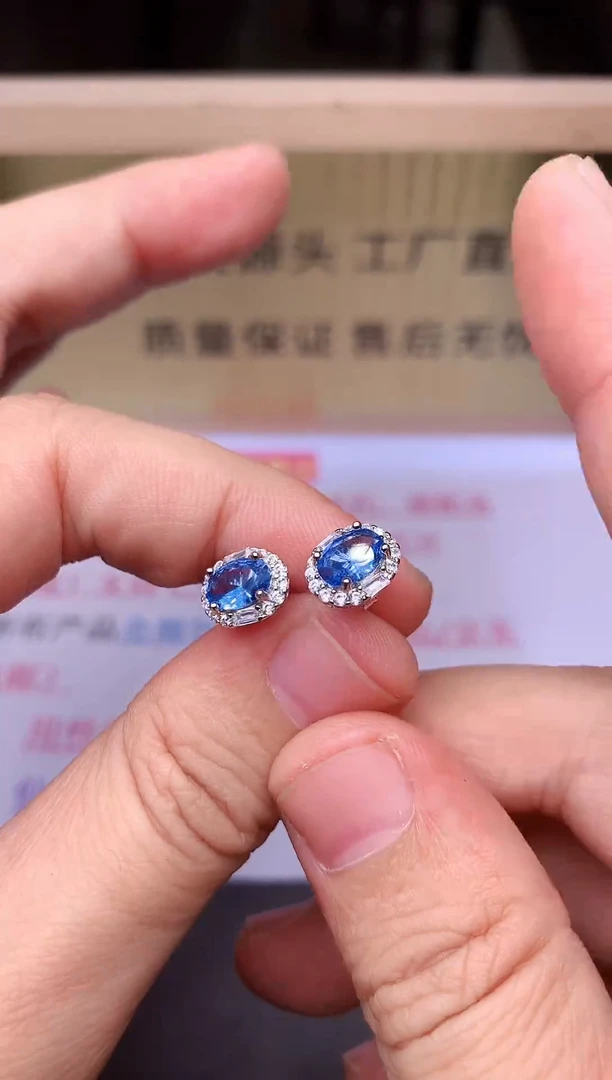【闪购商品】海蓝宝石耳钉银S925镶嵌........
