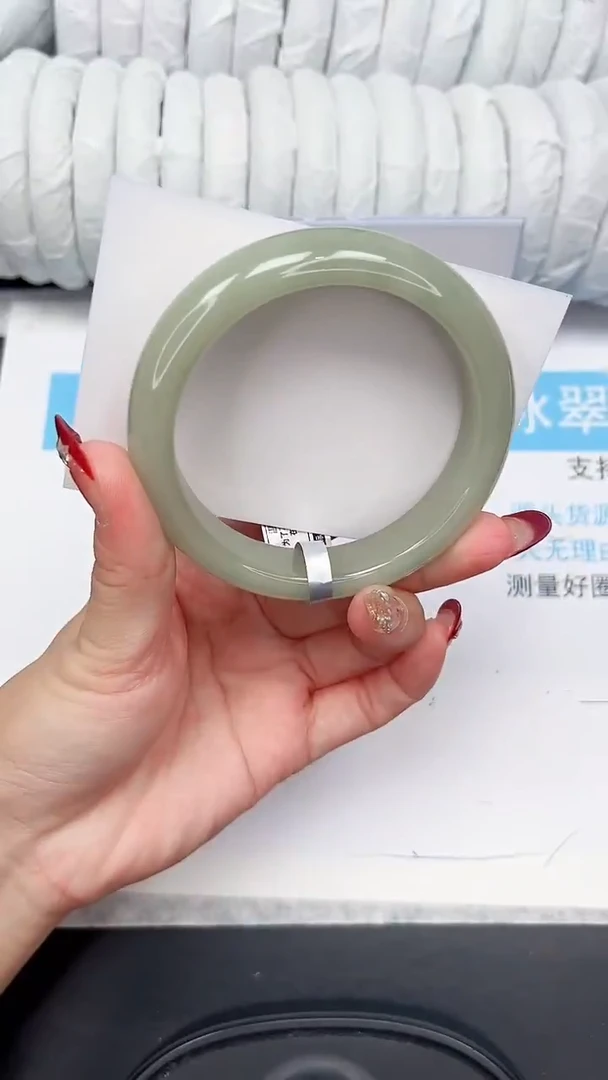 未镶嵌手镯石英质玉93-62.2DK