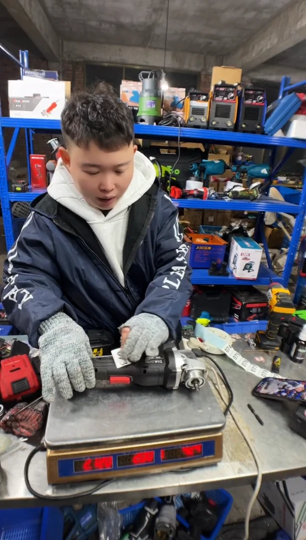 卢*穆 二手工具听讲解看图片下单 没有运费险073