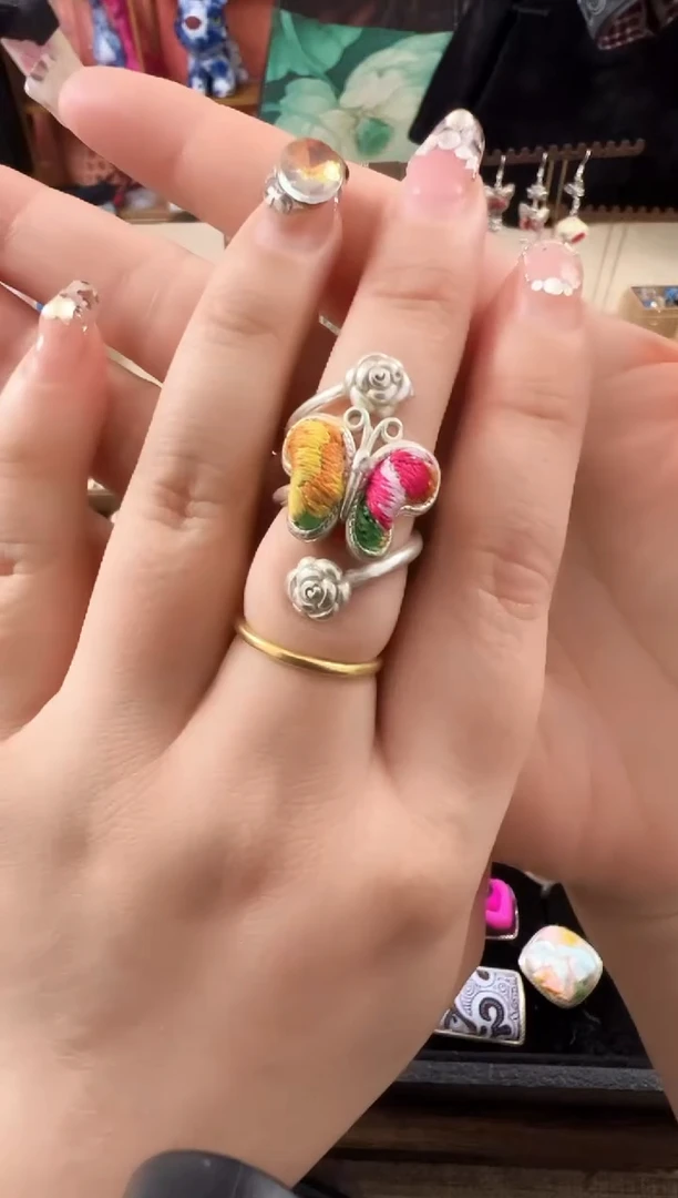 【闪购商品】织绣民族风老绣饰品517