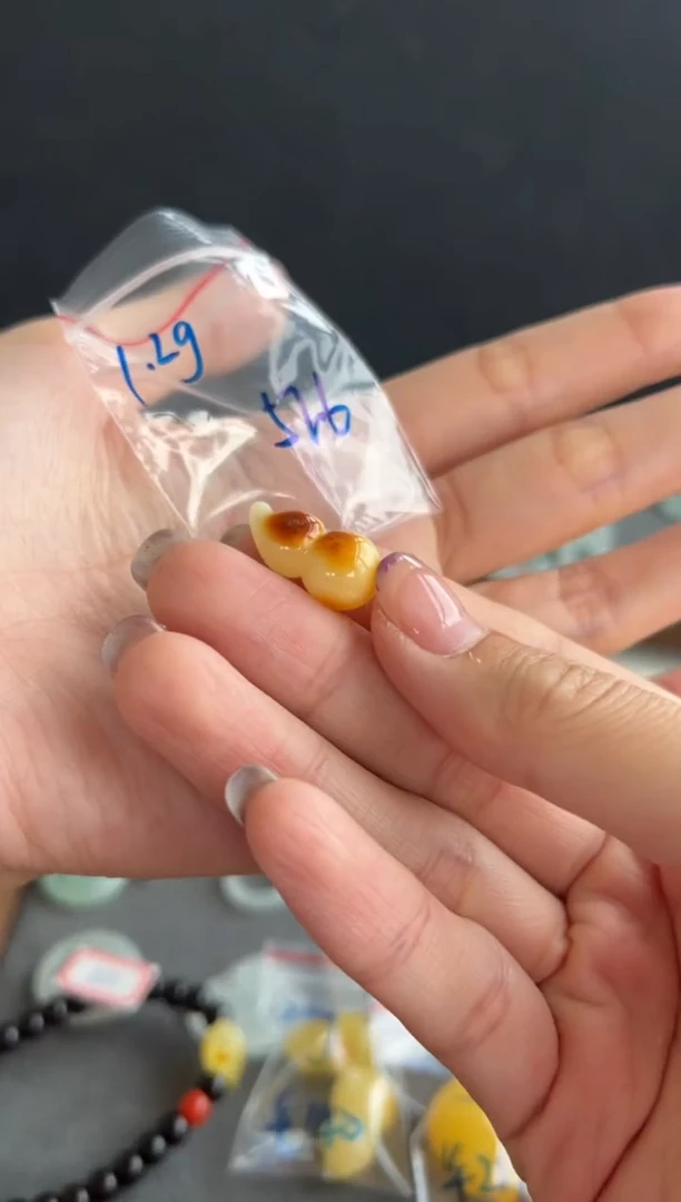 蜜蜡颈饰未镶嵌521买断