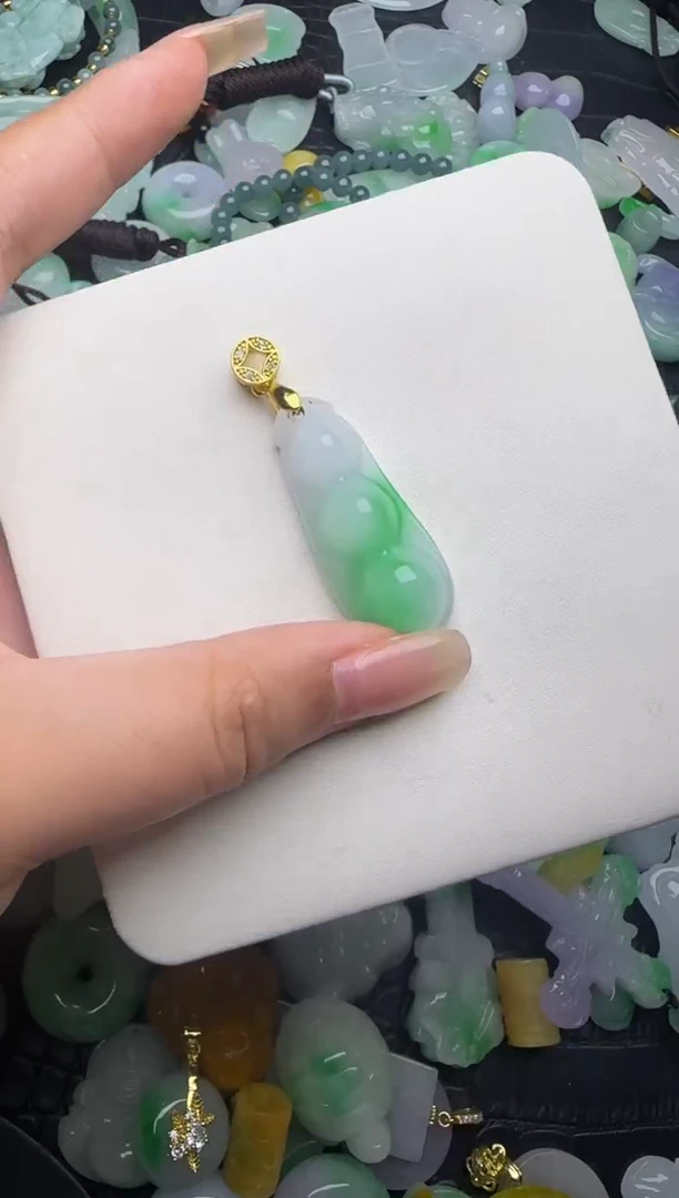 翡翠未镶嵌颈饰天然缅甸翡翠吊坠