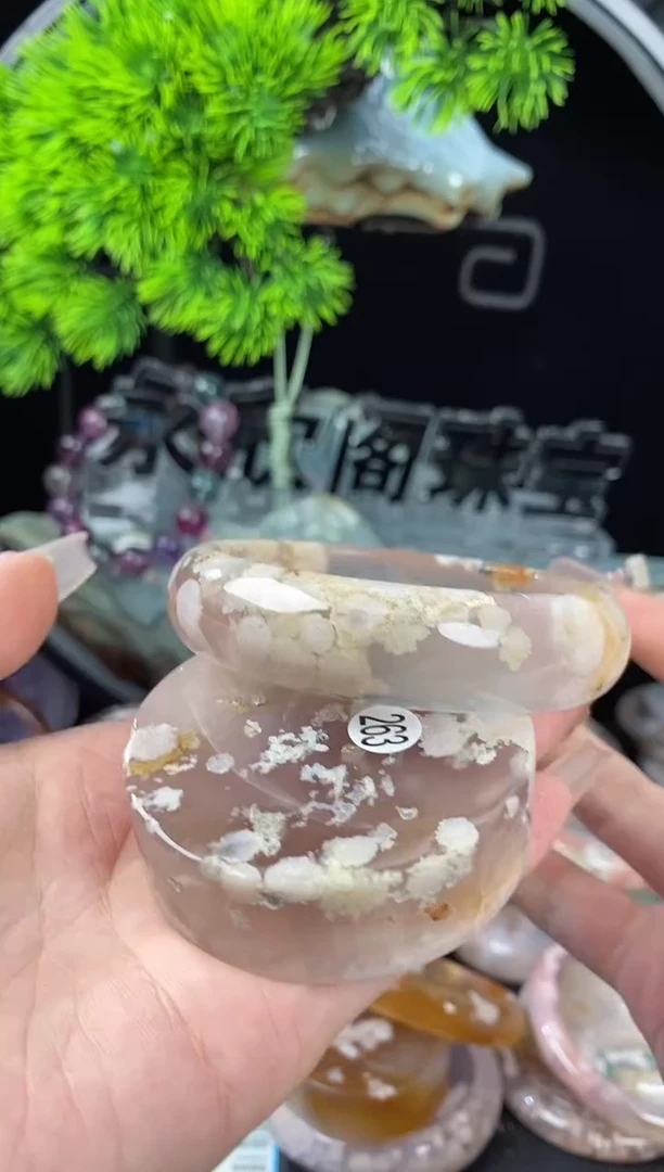 石英质玉手镯（圆镯）未镶嵌60
