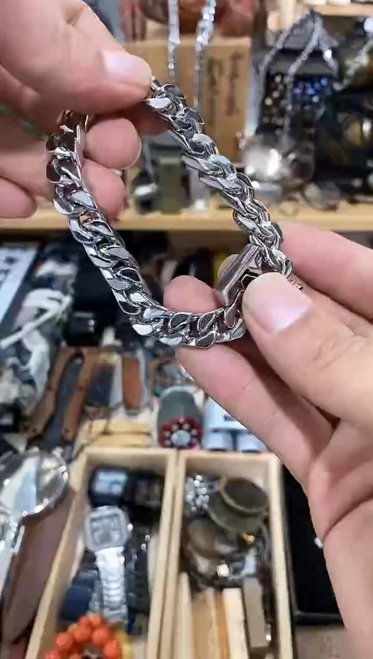 瓷片闪购商品  如图所示