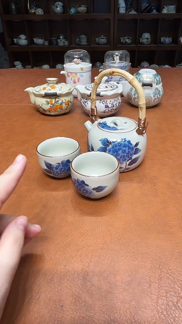 绣球花提梁高雅艺术瓷简单清