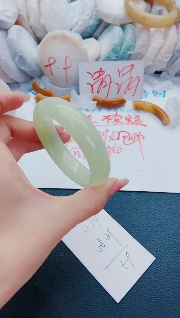石英质玉手镯未镶嵌J74-58-59