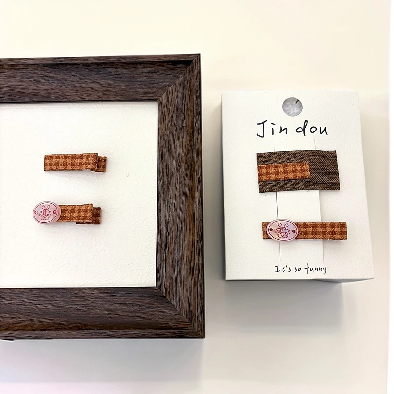 A114—“手作系列”樱桃纽扣格子