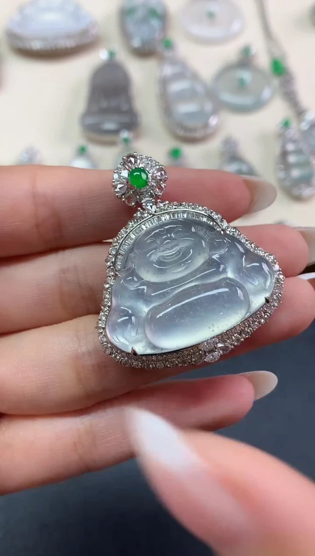 吊坠(不含链)18K金镶嵌翡翠吊坠(不含链)|68000