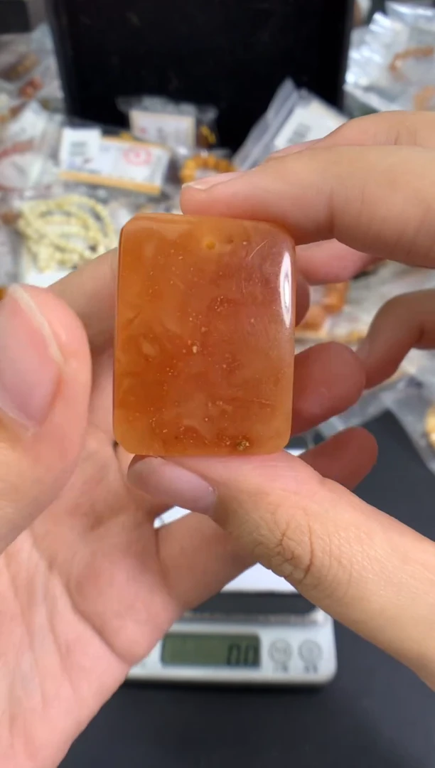 蜜蜡未镶嵌珠宝奇石1