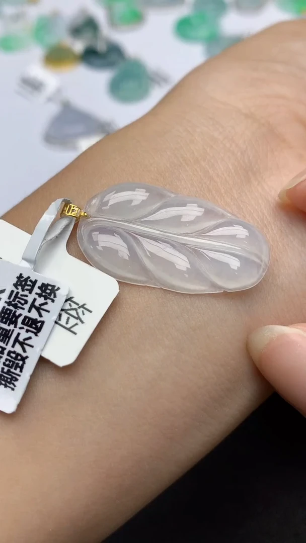 翡翠18K金镶嵌颈饰天然缅甸a货翡翠百元以上9元证书费自理