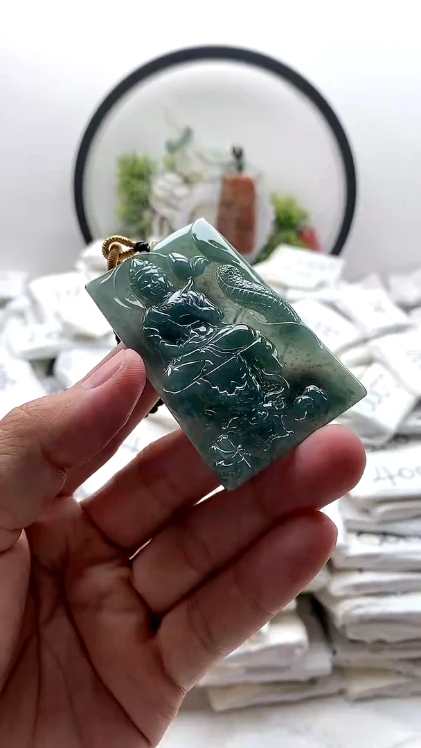颈饰未镶嵌翡翠大势至