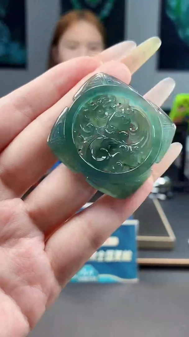 翡翠未镶嵌颈饰DLZ25082035
