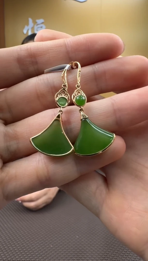 【闪购商品】和田玉耳饰18K金镶嵌一对