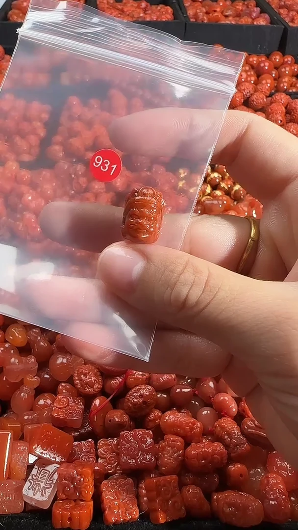 颈饰未镶嵌南红玛瑙1