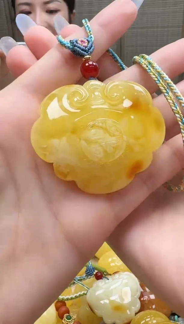 裸石琥珀未镶嵌如图