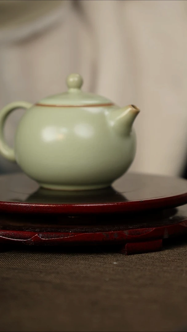 微微瑕 粉青西施壶 无底款150容量