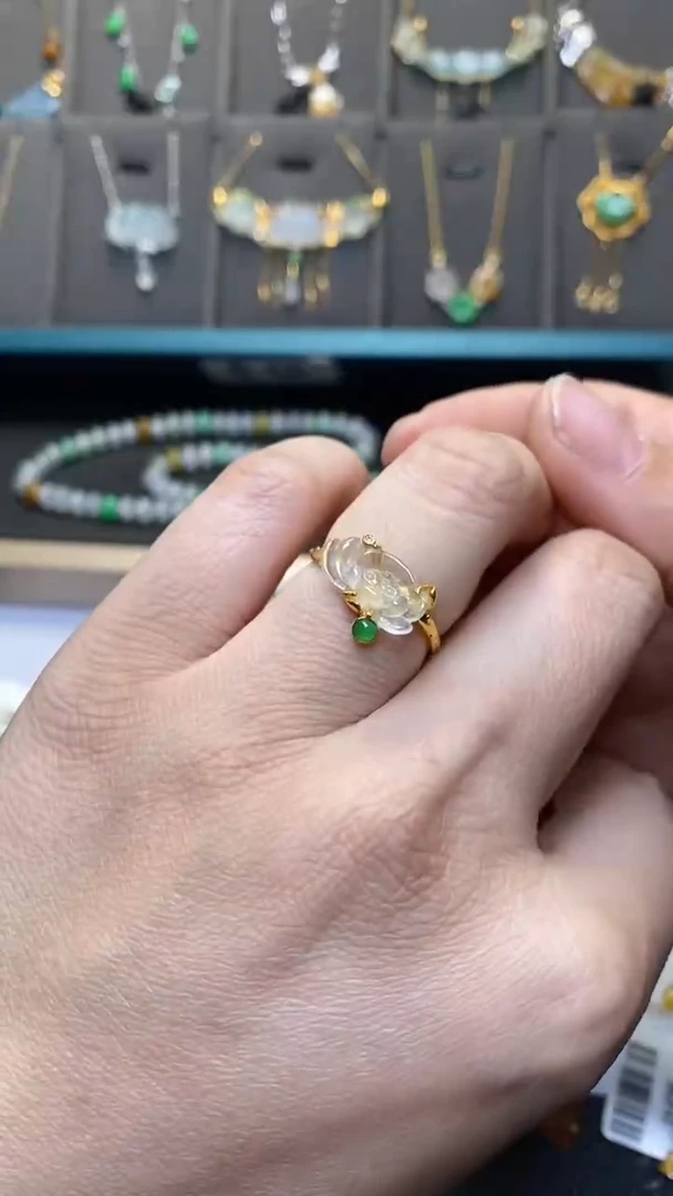 颈饰18K金镶嵌翡翠净货36862