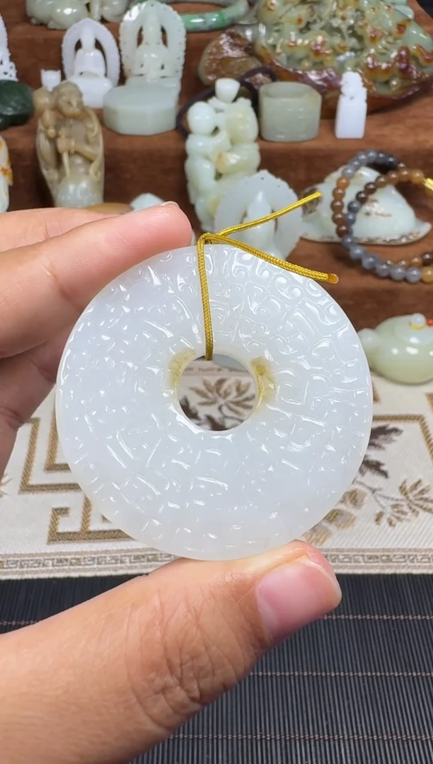 颈饰未镶嵌和田玉1
