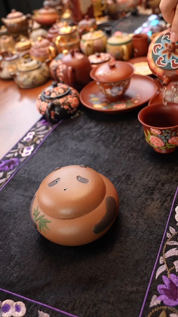 紫砂茶宠段泥熊猫醒茶罐