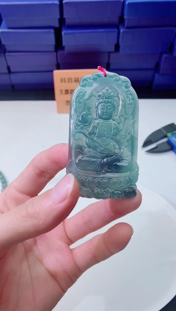 翡翠未镶嵌颈饰