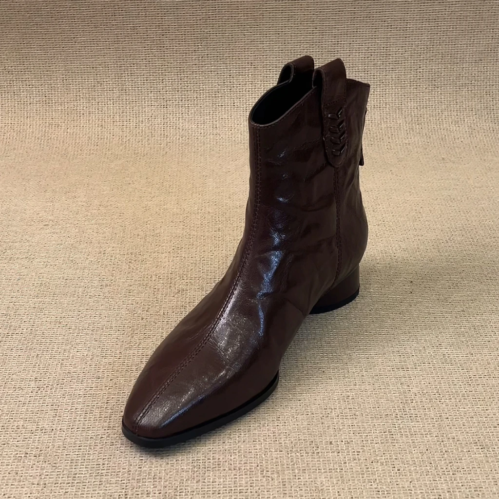 RubyL/3cm时尚气质通勤百搭舒适后拉链圆头粗跟短筒时装靴女款