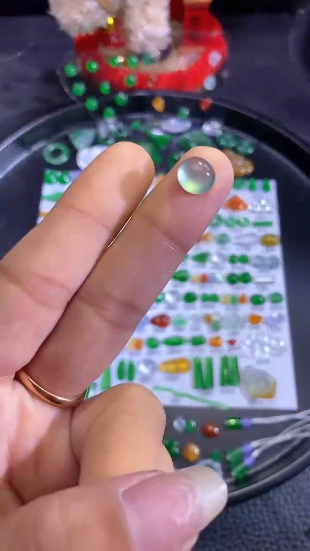 未镶嵌挂件翡翠蛋