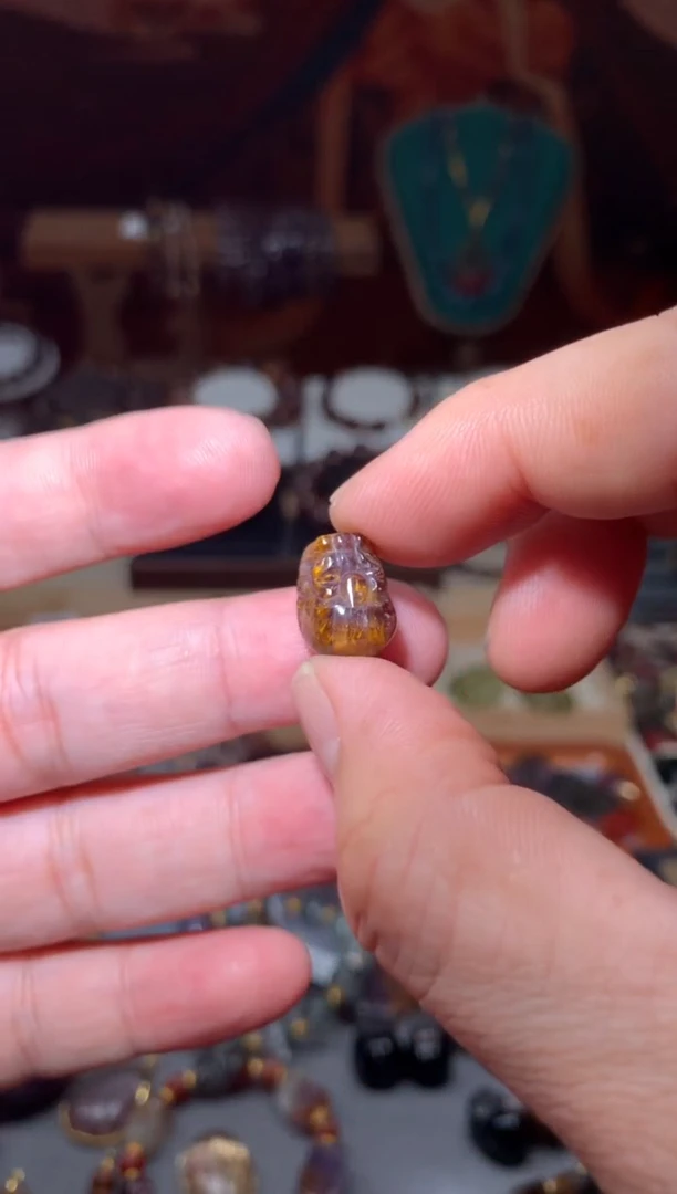 未镶嵌珠宝半成品水晶是极光紫钛通孔貔貅