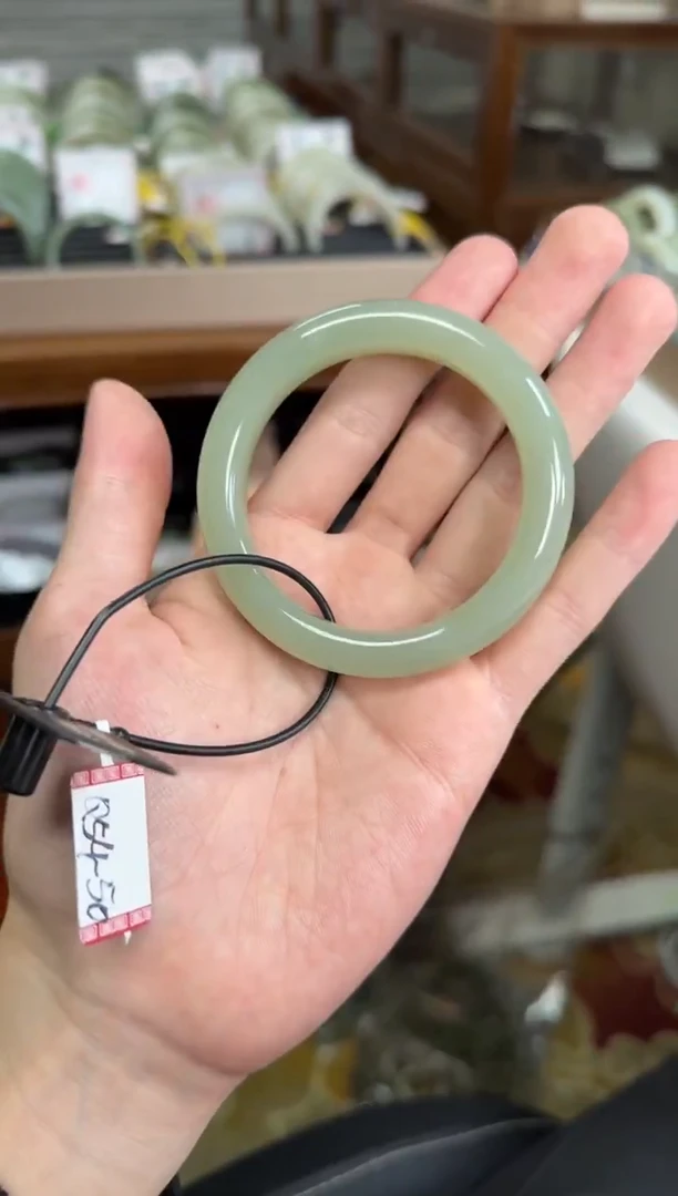 未镶嵌手镯和田玉54