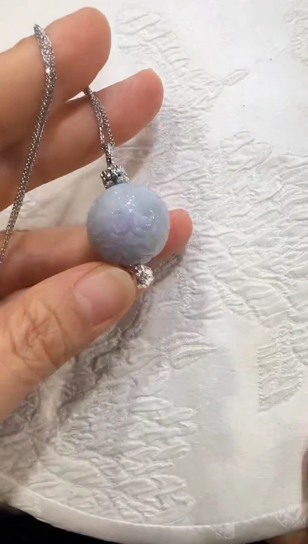 翡翠未镶嵌颈饰国风