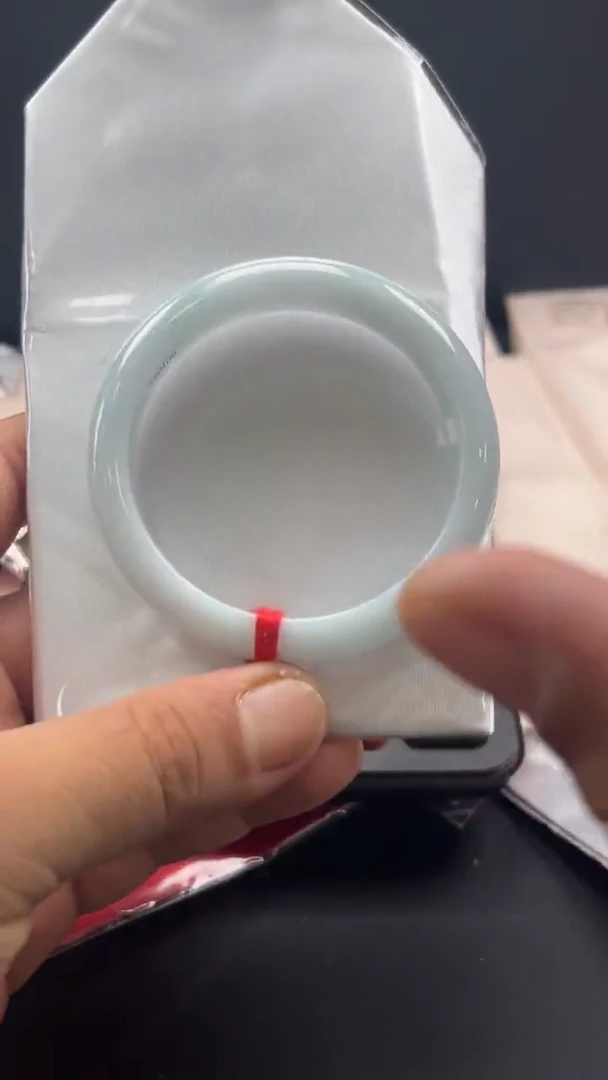 未镶嵌手镯翡翠4号淡晴底