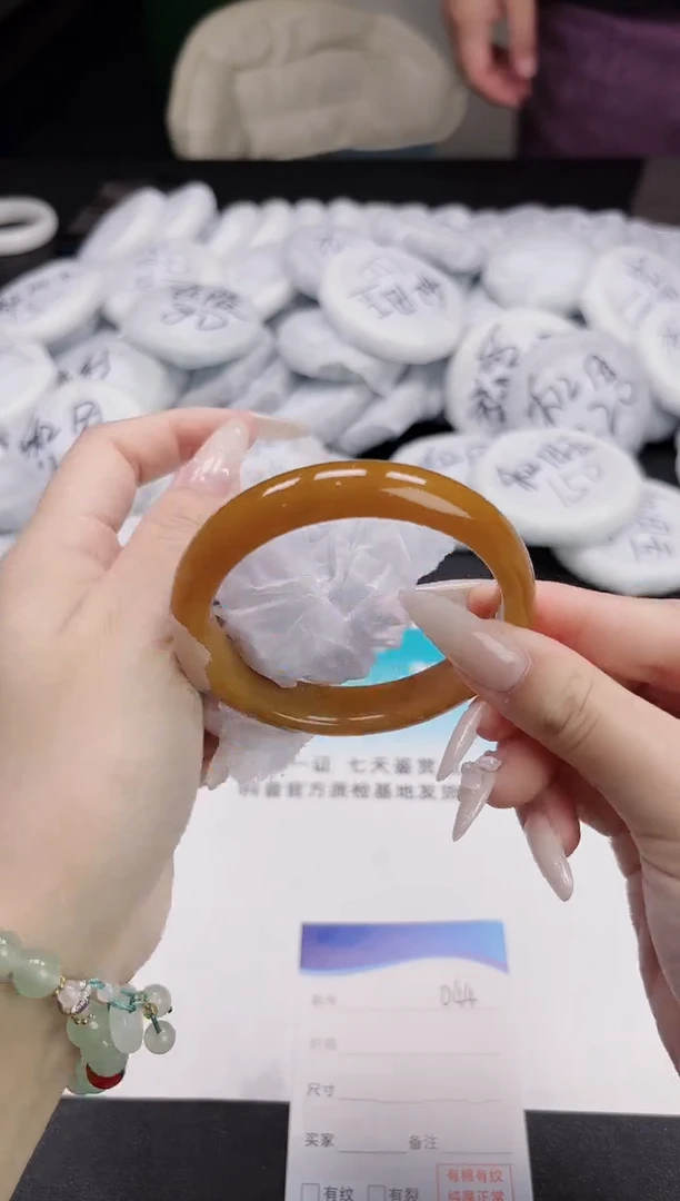 未镶嵌手镯石英质玉9.2-044-58.4