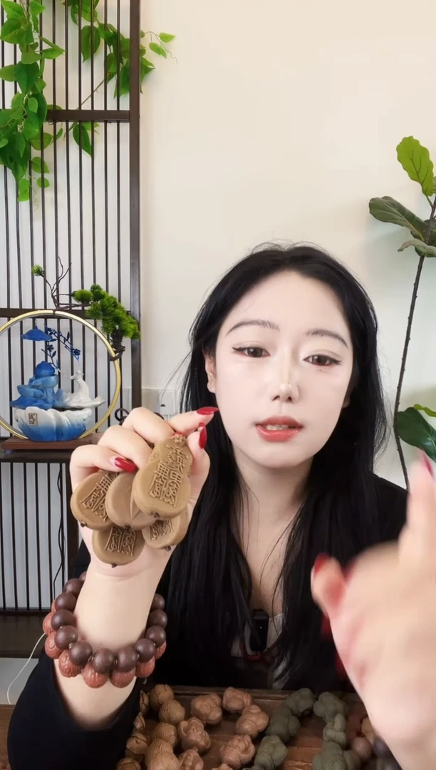 泥塑百花香方葫芦一个