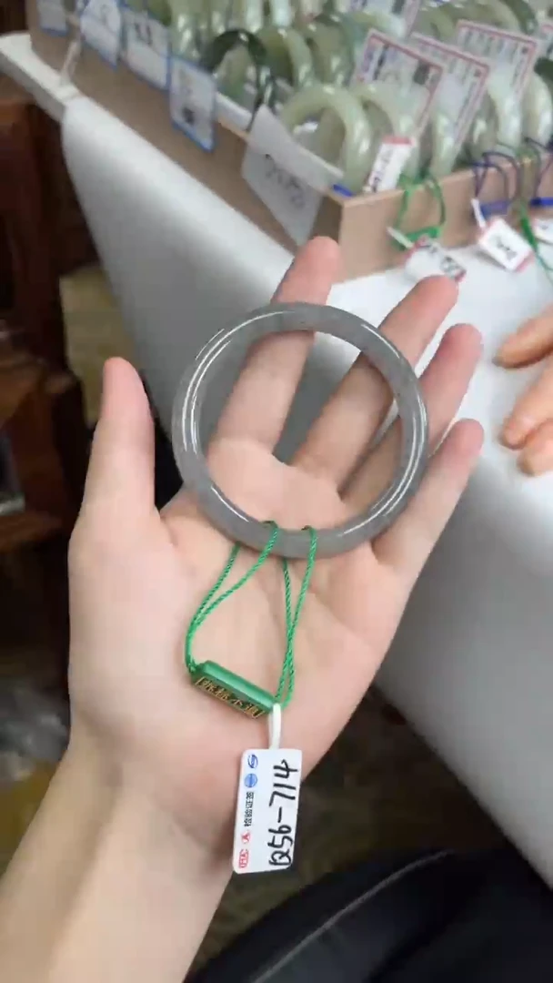 未镶嵌手镯和田玉56