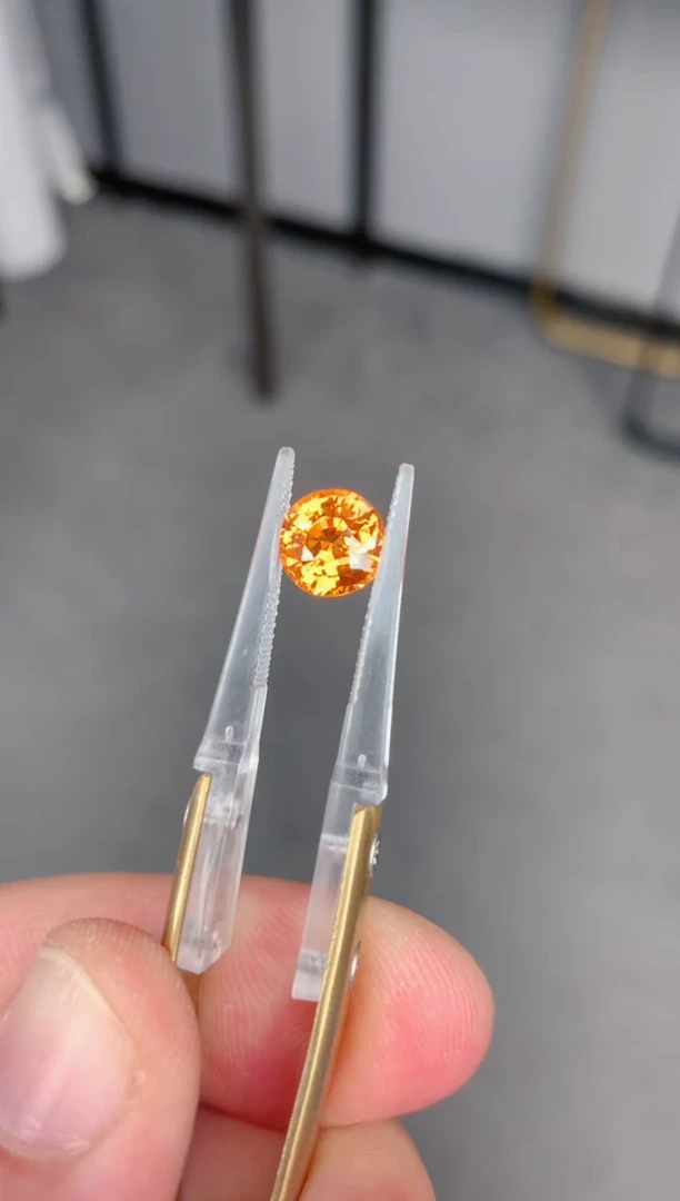 未镶嵌裸石石榴石（芬达石）3ct 芬达石 定制