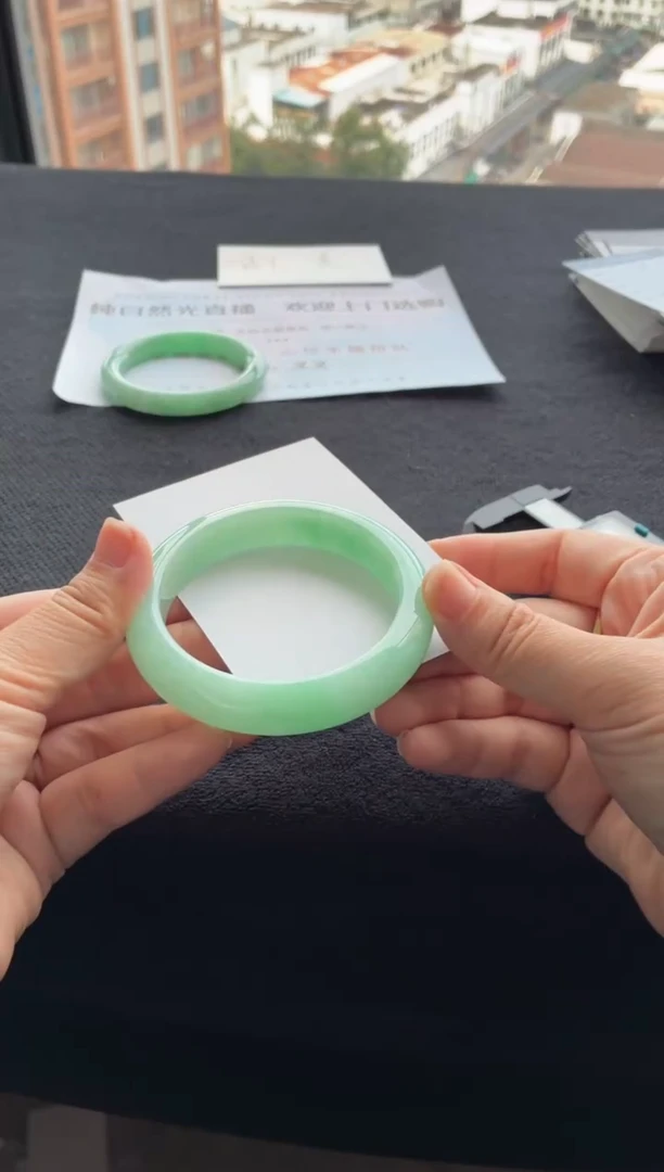 翡翠手镯未镶嵌买断价XW23016730