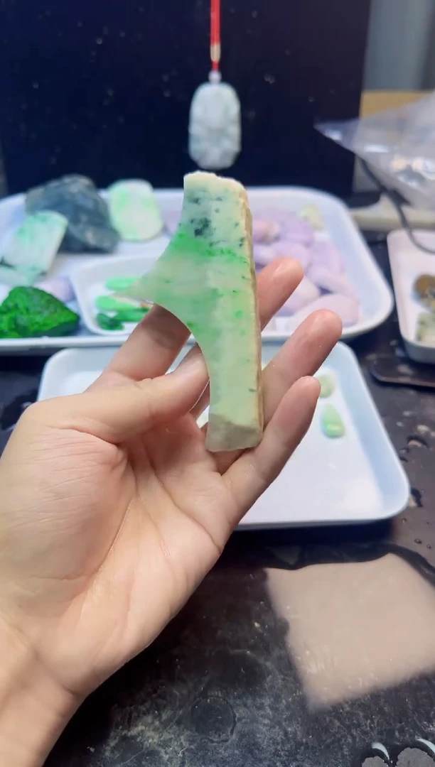 颈饰未镶嵌翡翠049天然A货翡翠