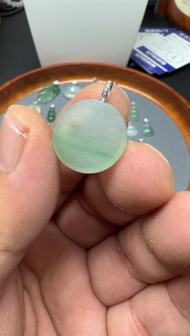 颈饰18K金镶嵌翡翠（38号链接）纯天然A货缅甸翡翠无事牌（吊坠）