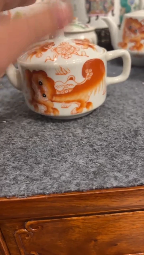 摆件瓷摆件瓷摆件狮子大盖壶
